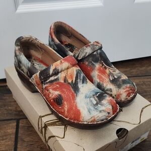 Born Concept BOC Norda Fabric Coral Blue Brown Clogs Size 10 USA EU 42 EUC​​